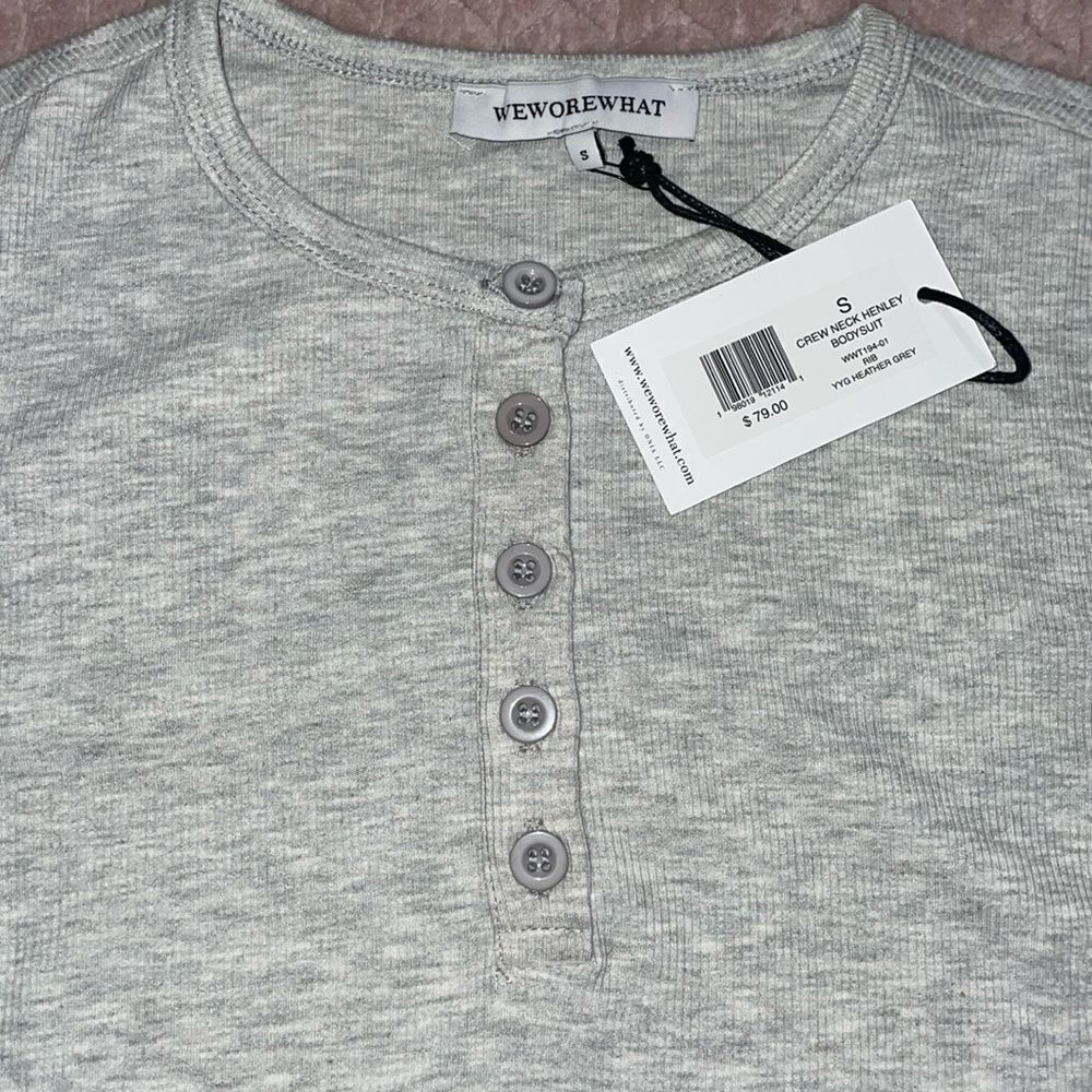 WeWoreWhat Womens Heather Gray Crew Neck Henley Bodysuit - Picture 4 of 6
